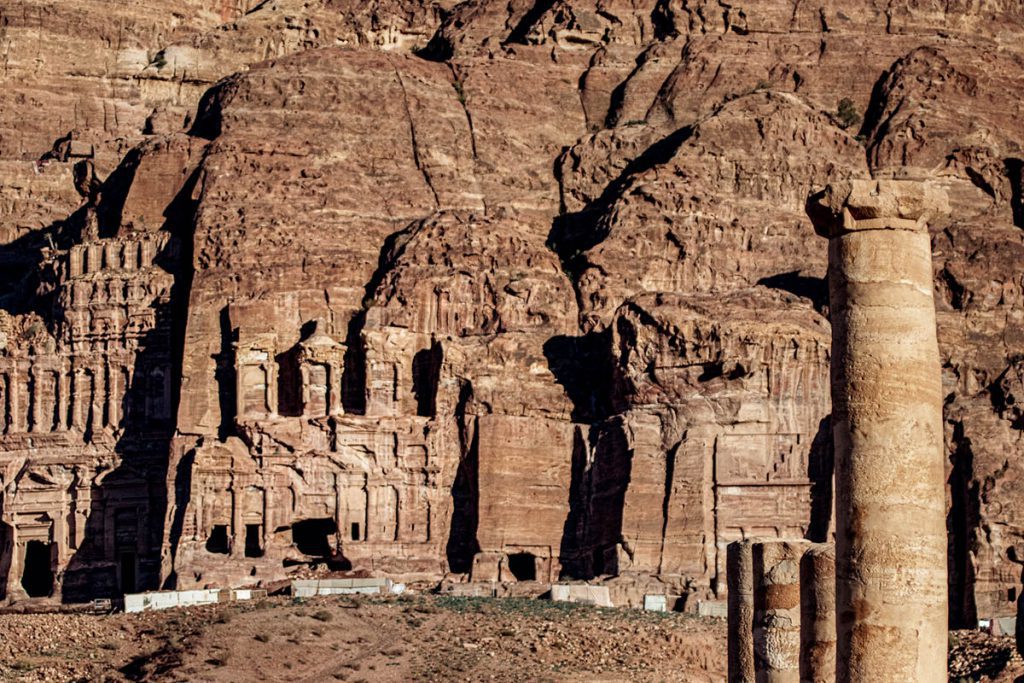 Royal Tombs - Tips voor een bezoek aan Petra, wereldwonder in Jordanië - Reislegende.nl