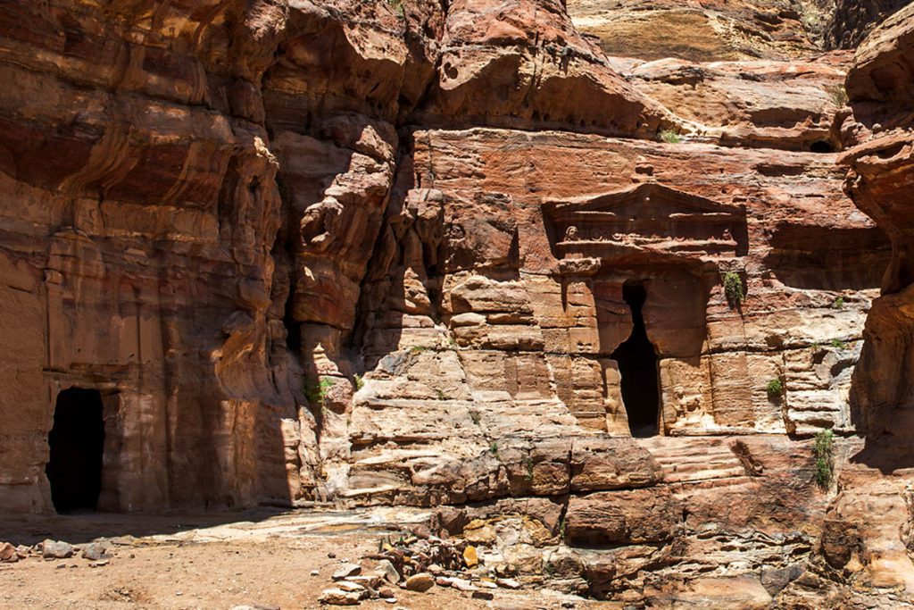 Lion Triclinium Petra - Tips voor een bezoek aan Petra, wereldwonder in Jordanië - Reislegende.nl