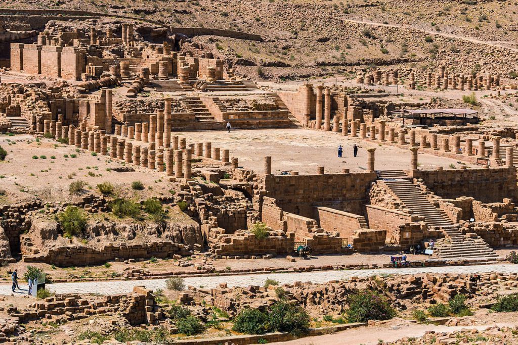 Great Temple Petra - Tips voor een bezoek aan Petra, wereldwonder in Jordanië - Reislegende.nl