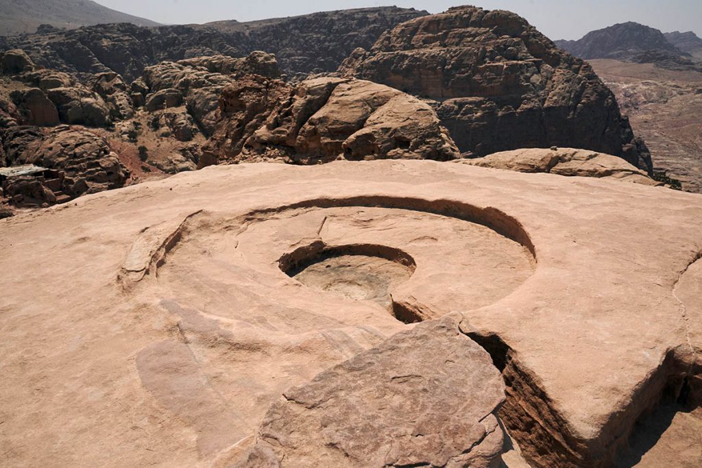 High Place of Sacrifice - Tips voor een bezoek aan Petra, wereldwonder in Jordanië - Reislegende.nl