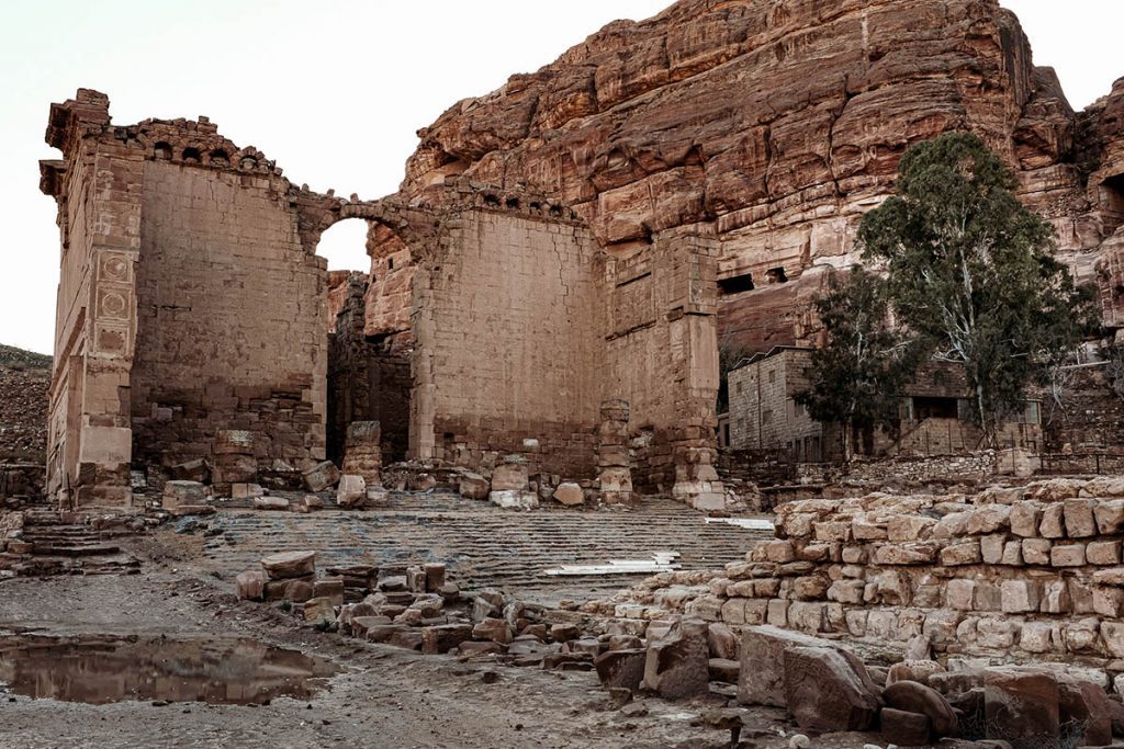 Qasr al-Bint - Tips voor een bezoek aan Petra, wereldwonder in Jordanië - Reislegende.nl