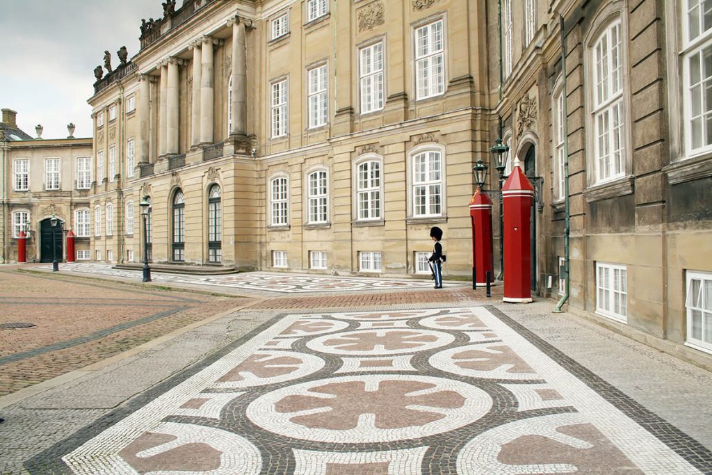 Amalienborg - Stedentrip Kopenhagen: 16 bezienswaardigheden en tips - Reislegende.nl