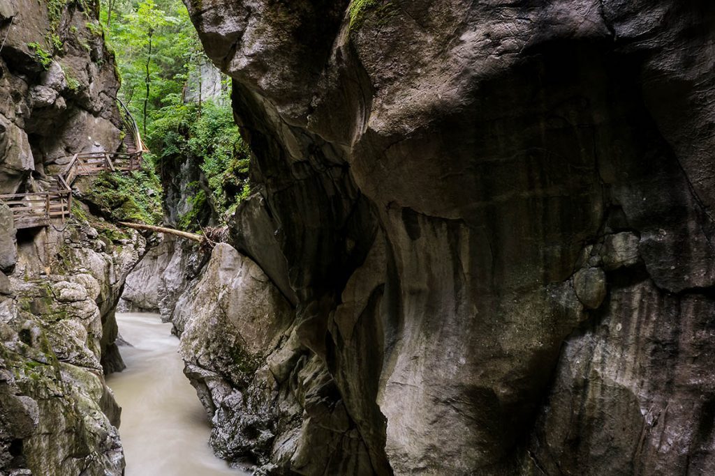 Dunkle Klamm, Lammerklamm, verrassende kloof in Salzburgerland - Reislegende.nl