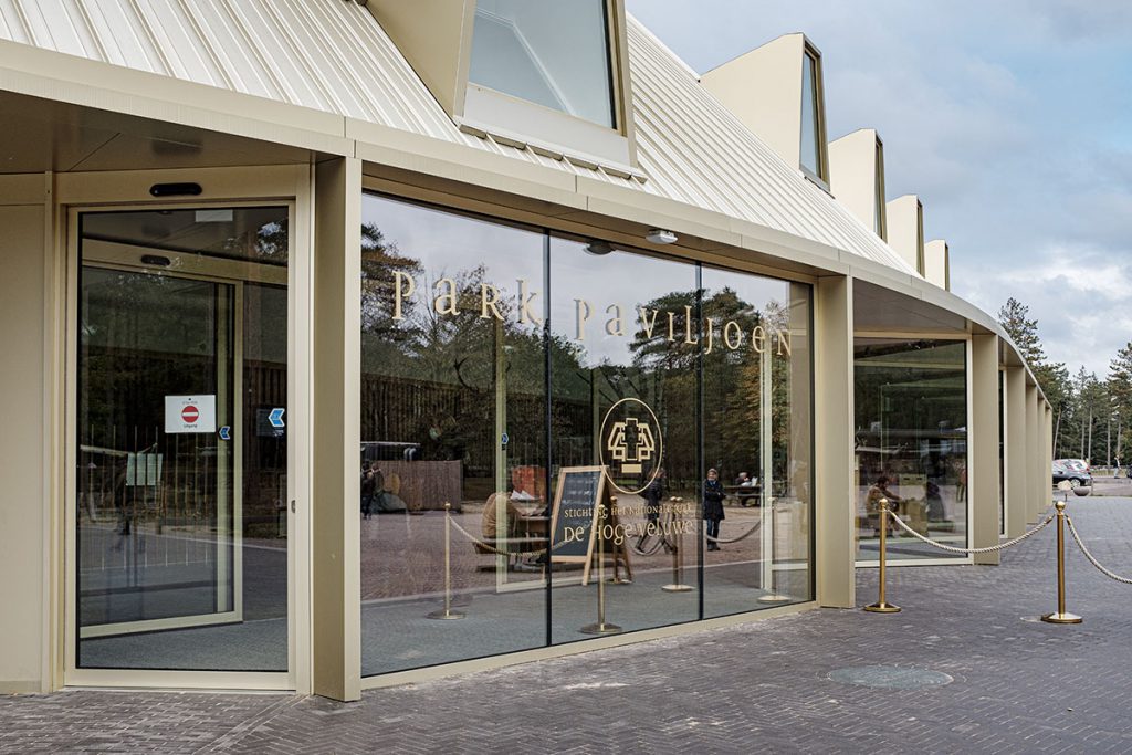 Nieuwe Park Paviljoen - Wild spotten tijdens het fietsen op de Hoge Veluwe - Reislegende.nl