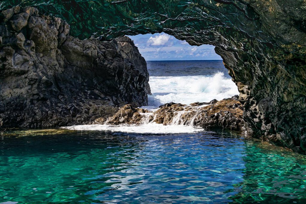 Charco Azul, El Hierro - De leukste hotspots voor een vakantie op de Canarische Eilanden - Reislegende.nl