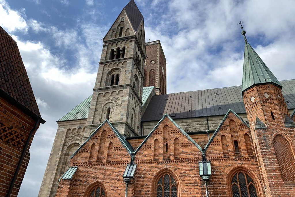 Kathedraal van Ribe - Stadswandeling door Ribe, oudste stad van Denemarken - Reislegende.nl