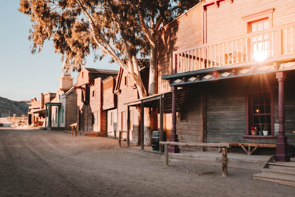 Western filmset in Tabernaswoestijn - Wat te doen in de Tabernaswoestijn - Reislegende.nl