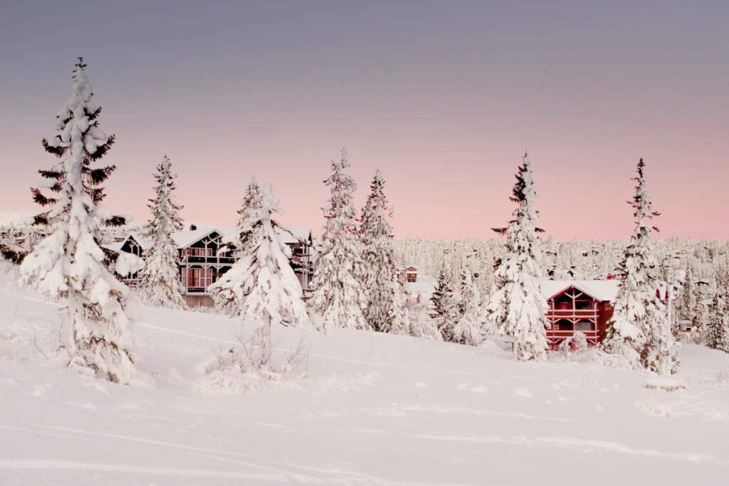 Verkleuring van de lucht in Trysil - Wintersport in Trysil, grootste skigebied van Noorwegen - Reislegende.nl