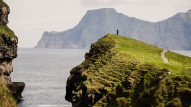 Gjogv uitzicht op Kalsoy Faeroer eilanden - Reislegende.nl