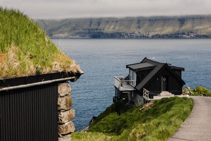 Mikladalur Cafe Edge Kalsoy Faeroer eilanden tips - Reislegende.nl