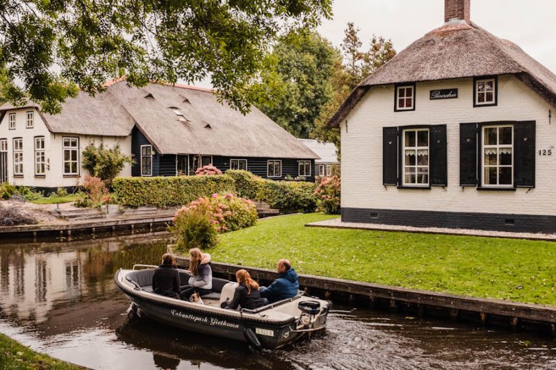 Wat te doen in Giethoorn, als het regent maar ook met mooi weer