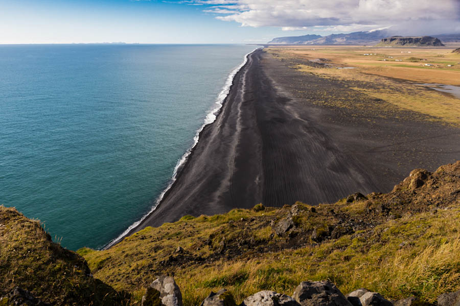 Dyrhólaey beach, The Endless Black Beach zwarte stranden IJsland - Reislegende.nl