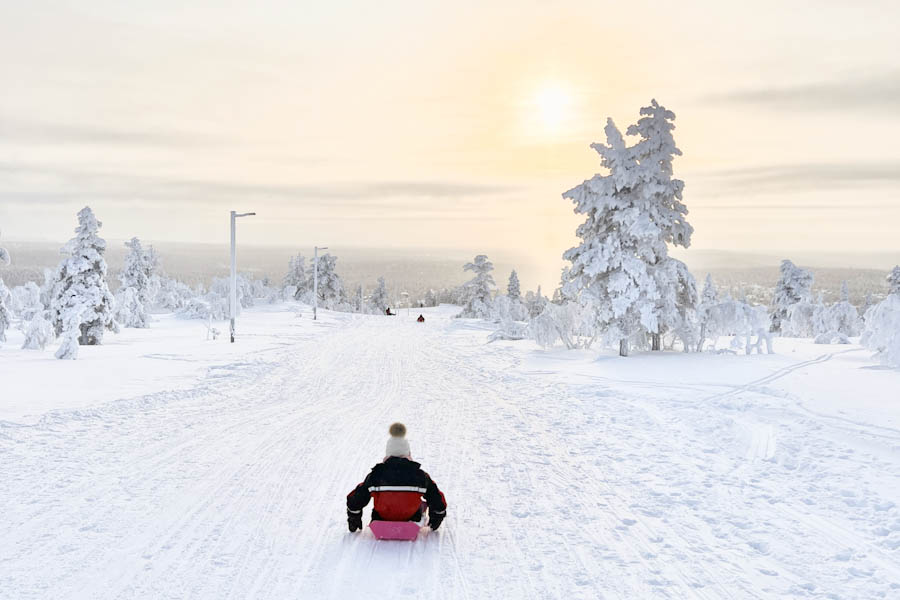 Finland Saariselka Pulkkamaki toboggan slope sleebaan - Reislegende.nl