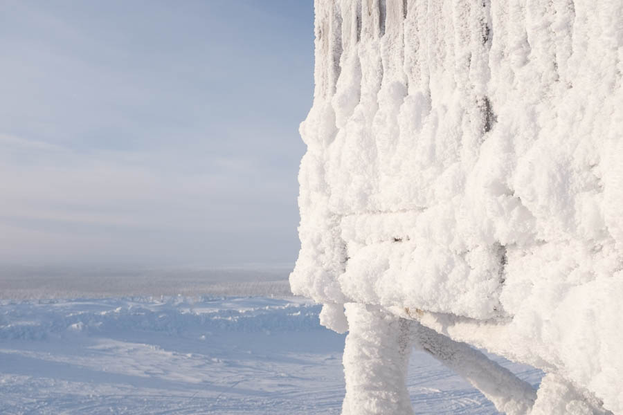 Kaunispaan kolmiomittaustorni Kaunispaa fell Saariselka Fins Lapland - Reislegende.nl