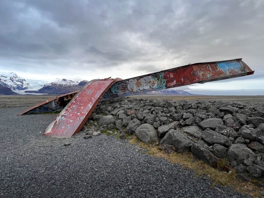 Skeidararsandur Skeidara Bridge Monument Gigjukvisl IJsland - Reislegende.nl