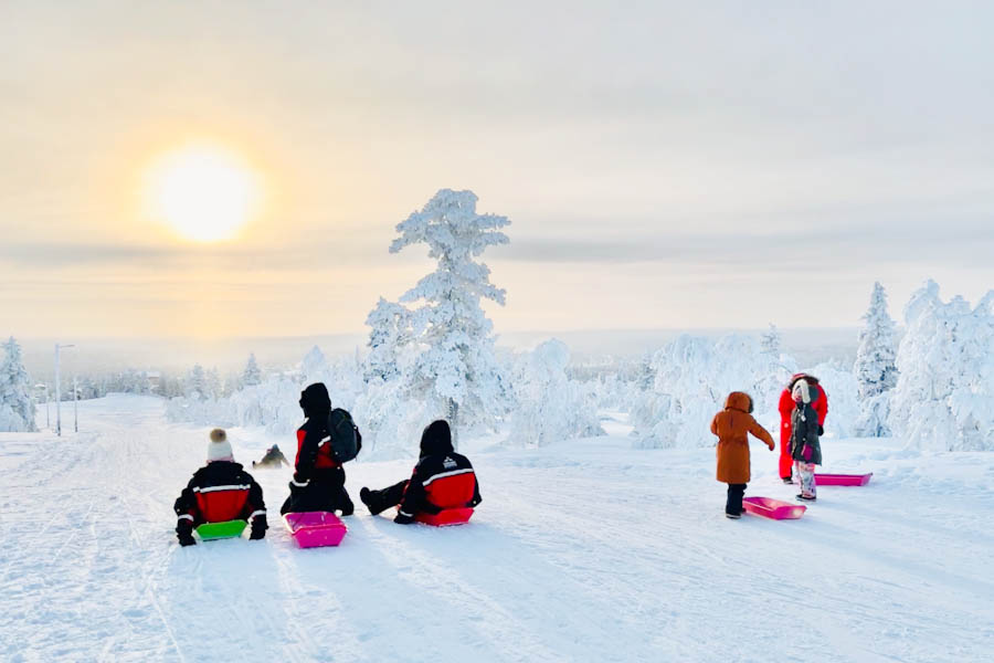 Sleeen in Saariselka Fins Lapland langste sleebaan van Finland - Reislegende.nl