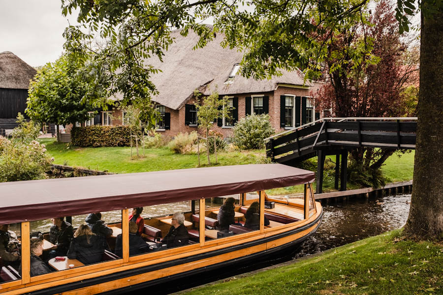 Wat te doen in Giethoorn rondvaart - Reislegende.nl