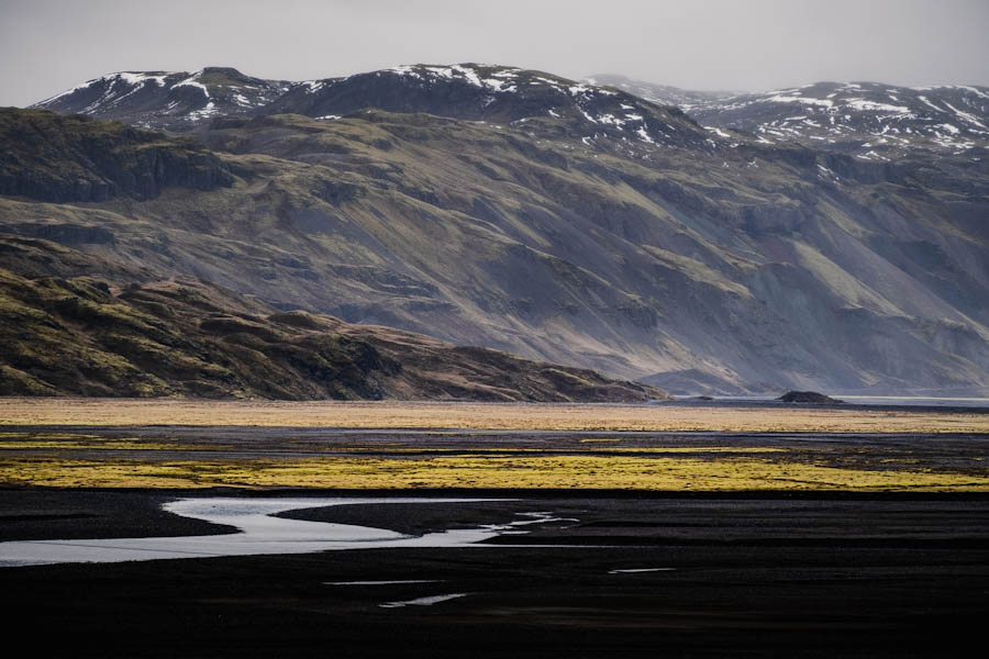 Skeiðarársandur zwart zand langs zuidkust IJsland - Reislegende.nl