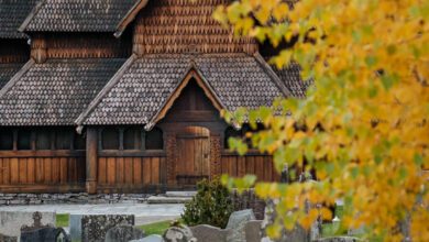 Grootste staafkerk van Noorwegen staafkerk van Heddal in Notodden Telemark - Reislegende.nl