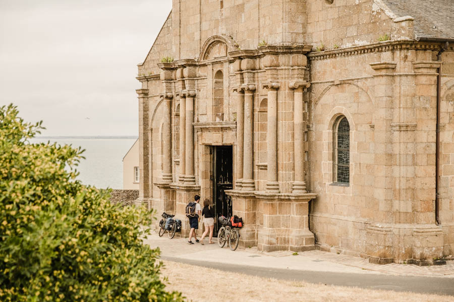 Granville La Haute-Ville Eglise Notre-Dame du Cap Lihou Cotentin Normandie Frankrijk - Reislegende.nl