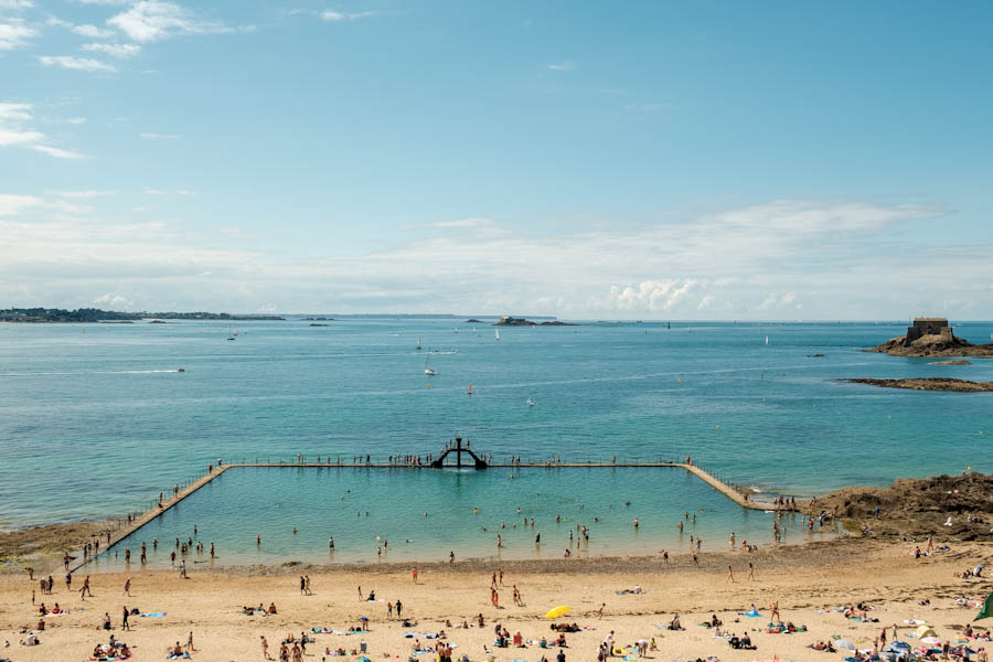 Piscine de la plage Bon-secours Saint-Malo bezienswaardigheden en tips Bretagne - Reislegende.nl