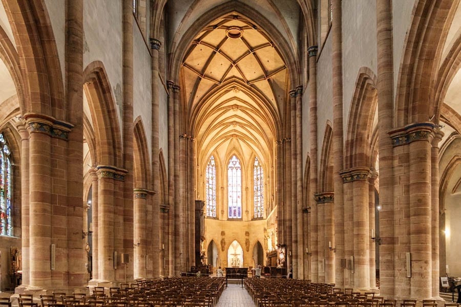 St Martin's Church bezienswaardigheden in Colmar, wandeling en tips Elzas Frankrijk - Reislegende.nl