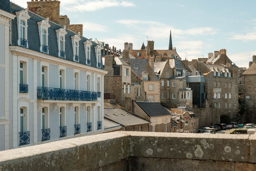 Wandeling over stadsmuur van Saint-Malo bezienswaardigheden en tips Bretagne - Reislegende.nl