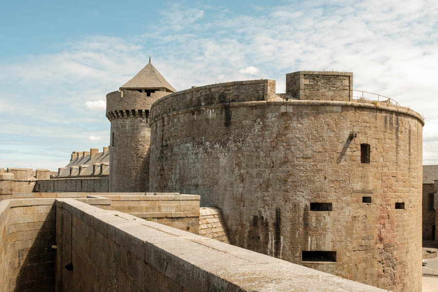 stadsmuren Saint-Malo bezienswaardigheden en tips Bretagne - Reislegende.nl