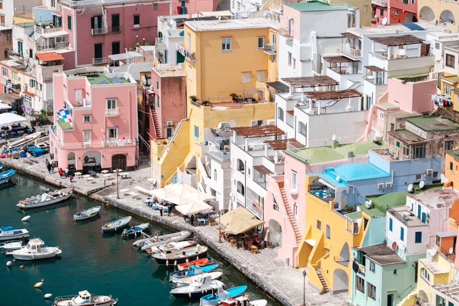 Procida filmlocaties Marina Corricella - Reislegende.nl