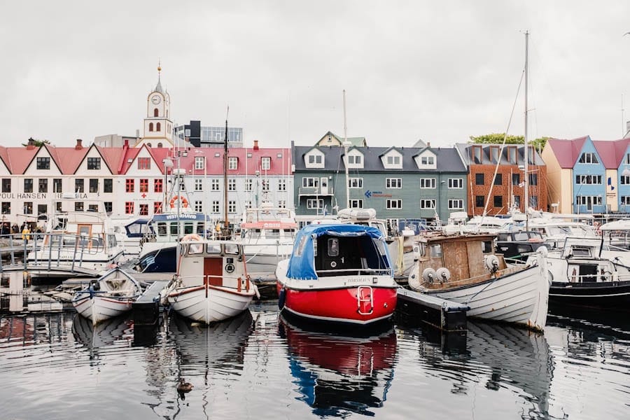 Haven Torshavn bezienswaardigheden faeroer eilanden - Reislegende.nl