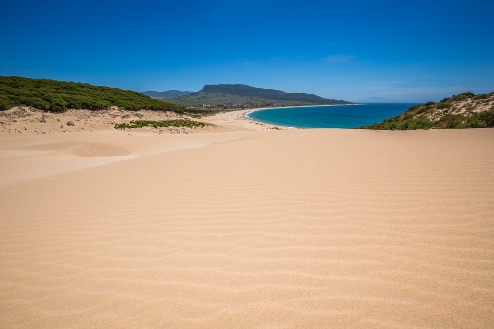 Playa de Bolonia  - Waar vind je mooie, minder bekende stranden van Spanje? - Reislegende.nl