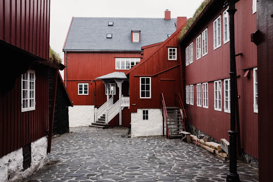 Torshavn bezienswaardigheden Tinganes faeroer eilanden - Reislegende.nl