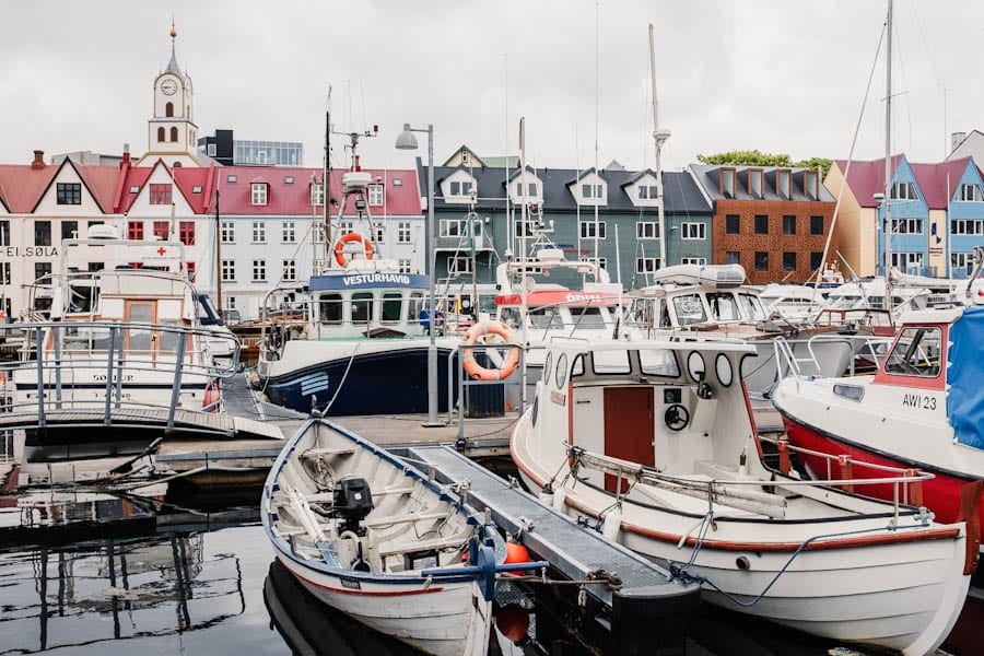 Torshavn bezienswaardigheden haven Torshavn faeroer eilanden - Reislegende.nl