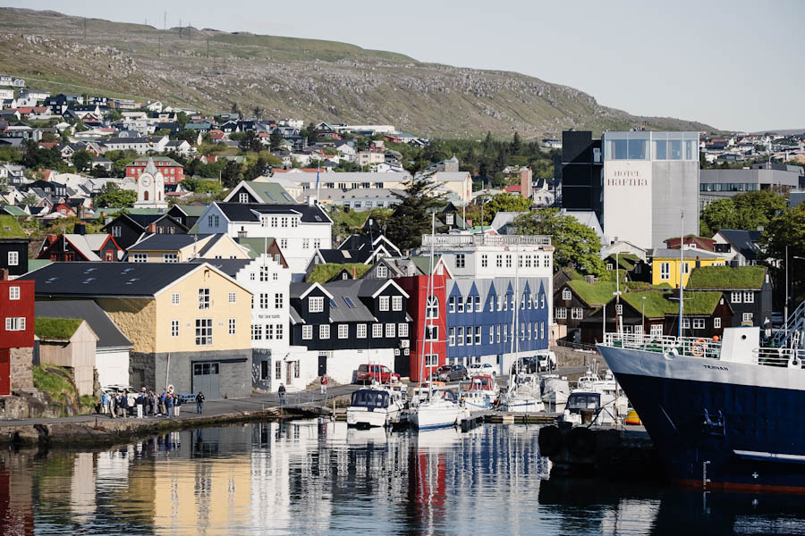 Torshavn bezienswaardigheden haven faeroer eilanden - Reislegende.nl