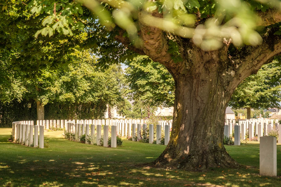 Bayeux War Cemetery Normandie Frankrijk - Reislegende.nl
