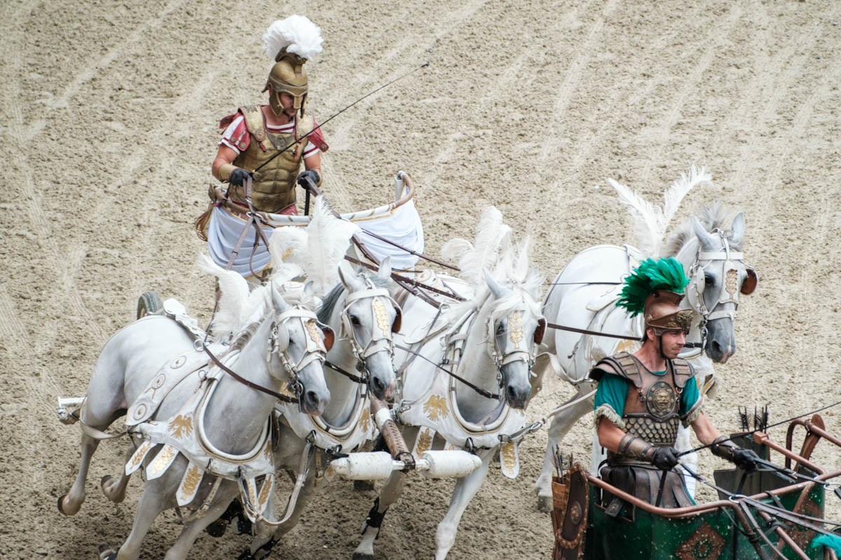 Laat je betoveren door de spectaculaire shows in Puy du Fou ...
