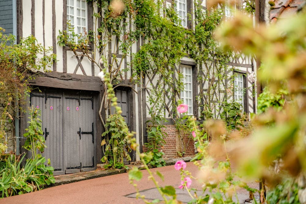 Gerberoy Les Plus Beaux Villages de France Oise Picardie wat te doen Frankrijk - Reislegende.nl