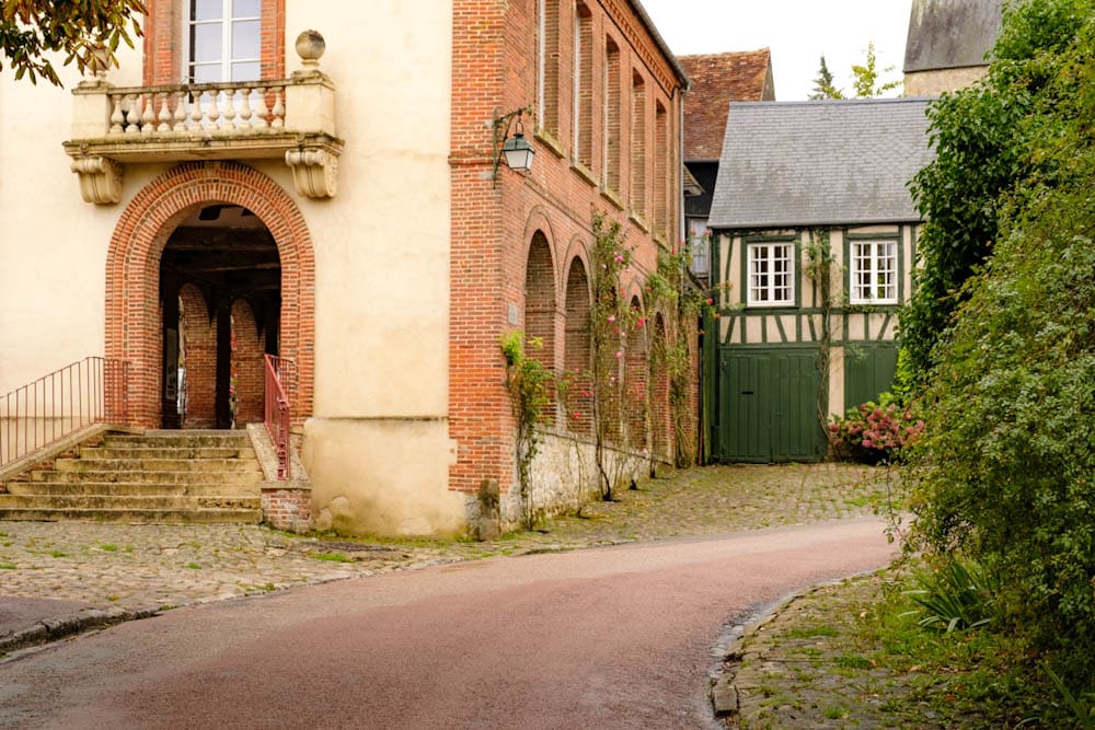 Hotel de Ville Gerberoy bezienswaardigheden Oise Picardie Frankrijk - Reislegende.nl