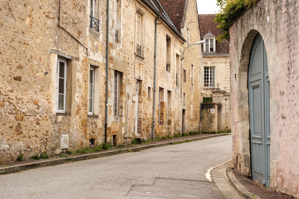 Mortagne au Perche Rue de Rouen Orne Normandie Frankrijk - Reislegende.nl