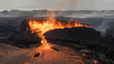 Beautiful aerial panoramatic view of active volcano, Litli - Hrutur, Iceland 2023 - Reislegende.nl