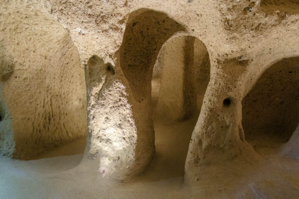 Wat doen en zien in Cappadocie 13 tips underground city - Reislegende.nl