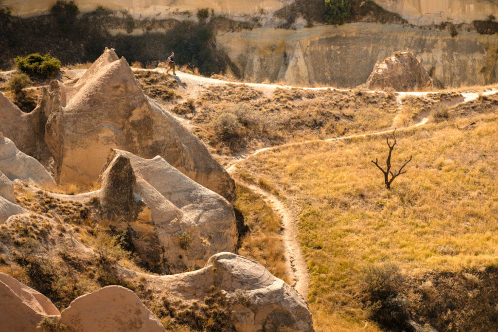 Wat doen en zien in Cappadocie 13 tips wandelen in Red Valley - Reislegende.nl