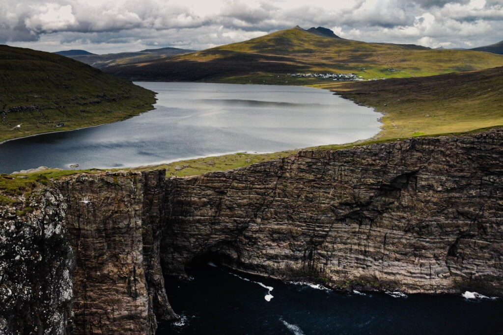 Leitisvatn wandeling op de Faeroer eilanden bezienswaardigheden en tips - Reislegende.nl