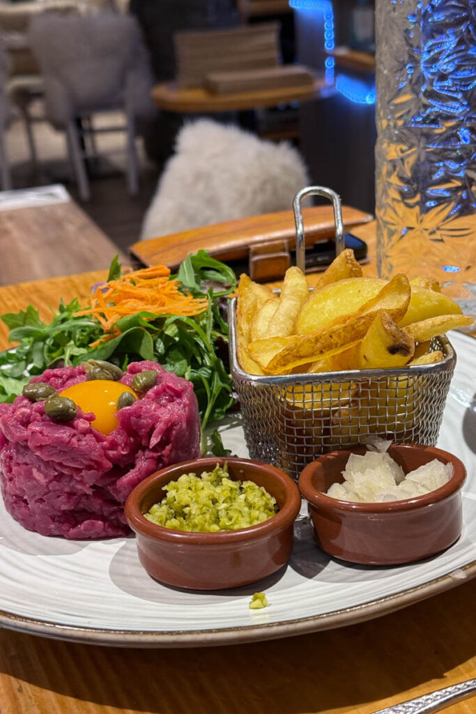 Les Menuires restaurant La Haut Reislegende