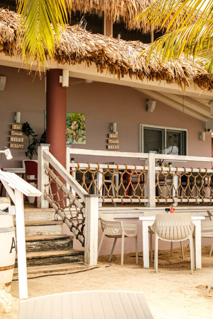 Karakter beach club lekker ontbijten op Curacao Reislegende