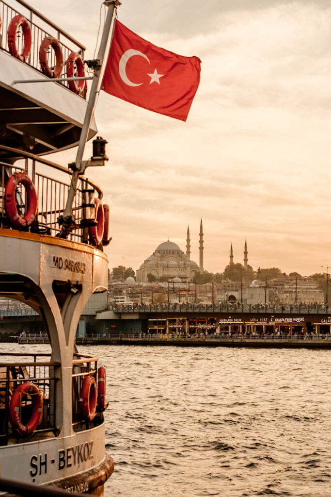 Boot naar wijk in Aziatische deel Istanbul Reislegende