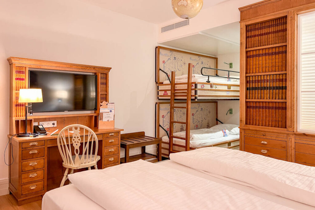 Europa Park Kronasar thema hotels Reislegende