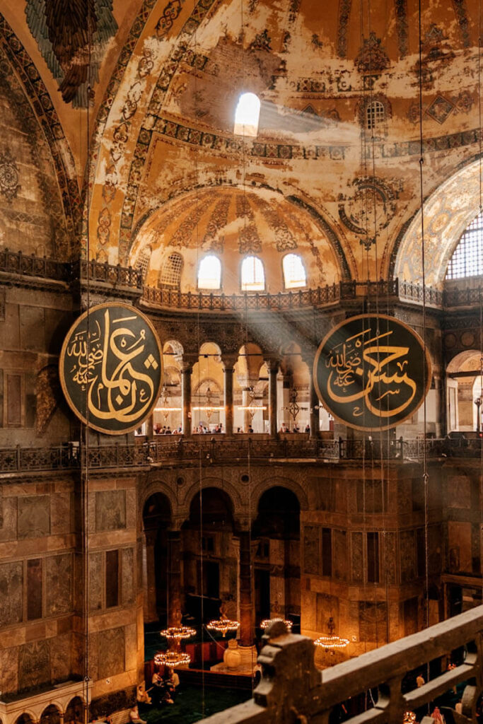 Hagia Sophia welke wijken in Istanboel bezoeken Reislegende
