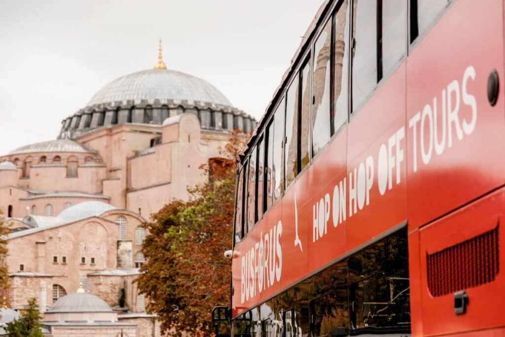 Wat doen in Istanbul hop on hop off bus Reislegende