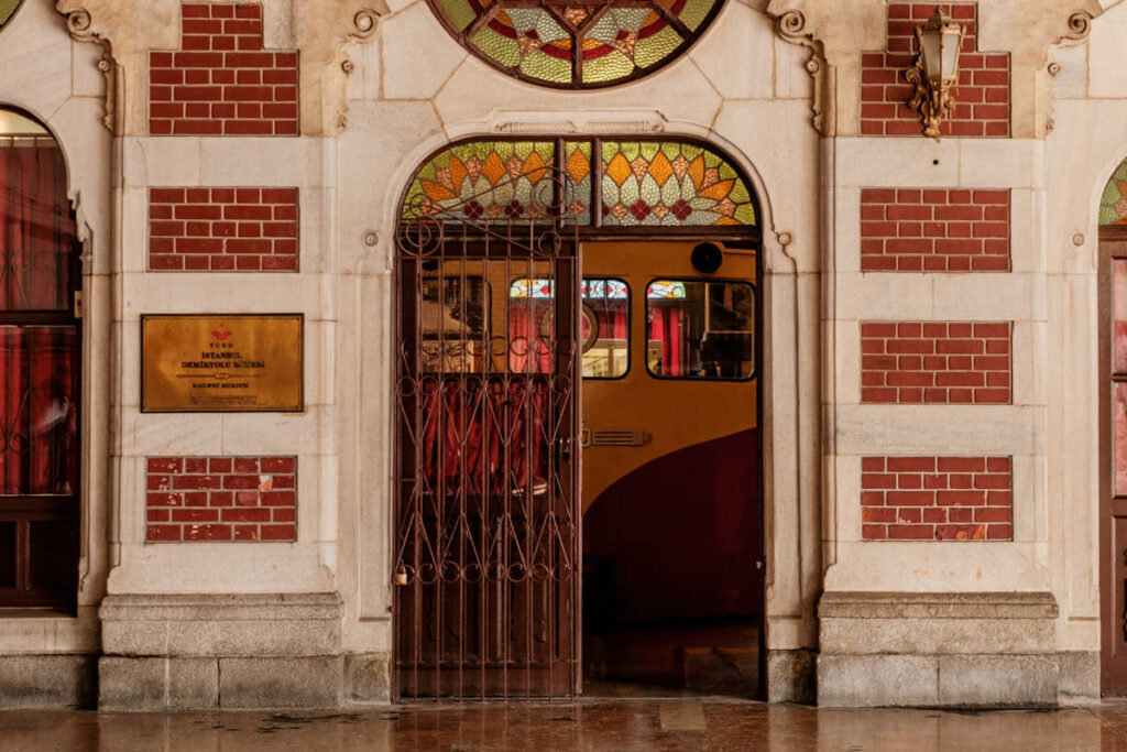 Wat zien in Istanbul Sirkeci treinstation Orient Express Reislegende